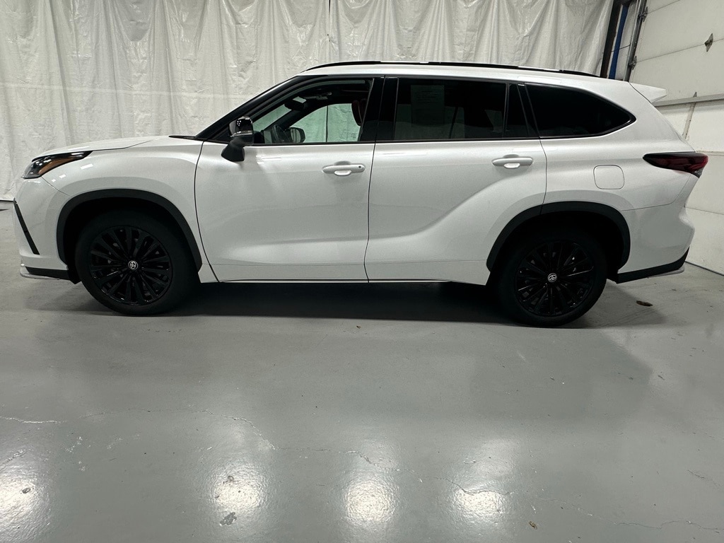 Used 2025 Toyota Highlander XSE SUV