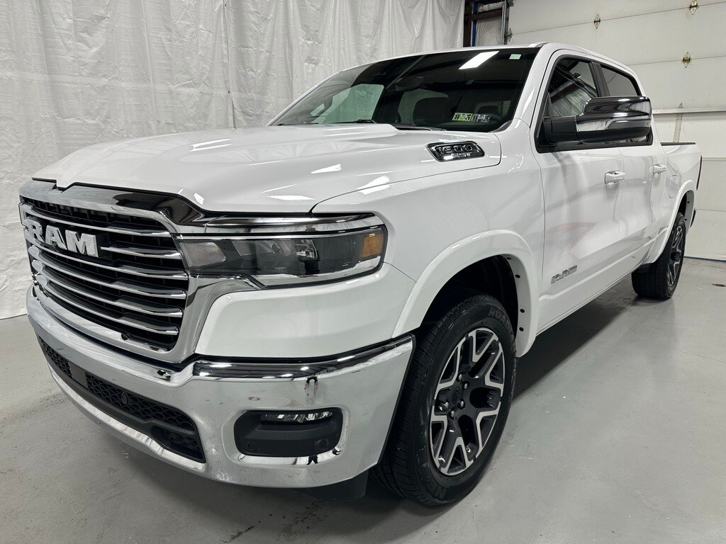 2025 Ram 1500 Laramie photo 3