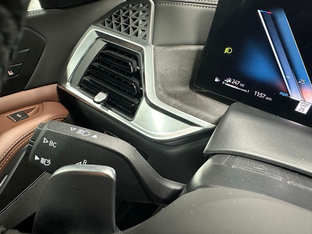 2026 BMW X5 50e - Photo 21