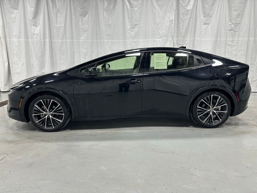 Used 2025 Toyota Prius XLE Hatchback