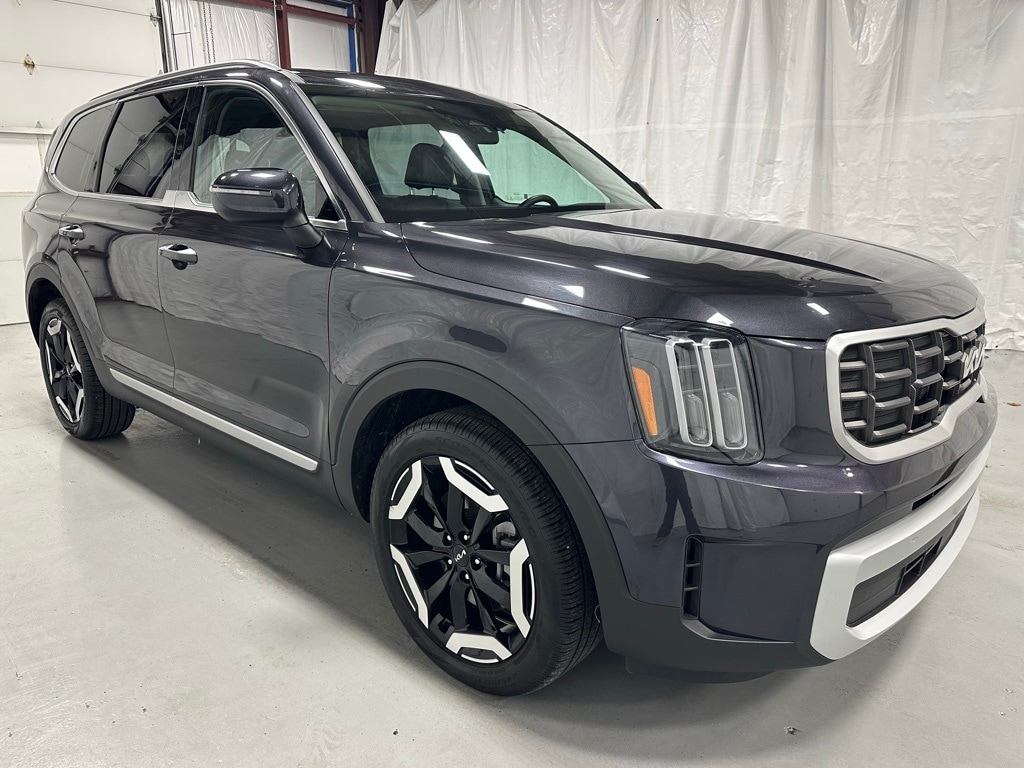 2025 Kia Telluride S's photo