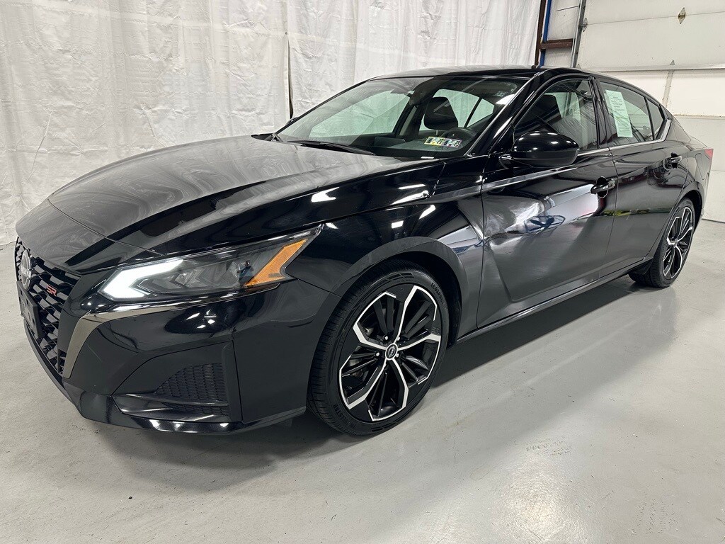 2024 Nissan Altima 2.5 SR photo 3