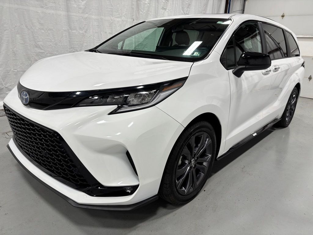 Used 2025 Toyota Sienna XSE 7 Passenger Van Passenger Van