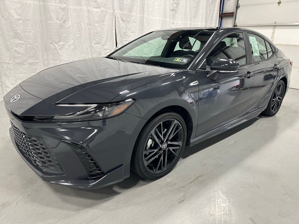 2025 Toyota Camry XSE photo 3