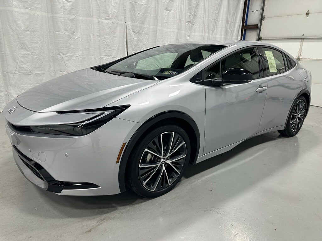 2024 Toyota Prius XLE photo 3