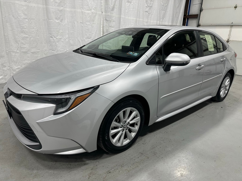 Used 2025 Toyota Corolla Hybrid XLE Sedan