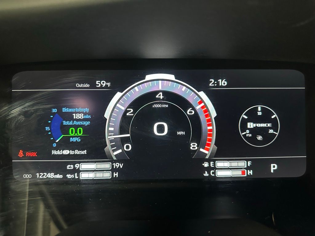2025 Toyota Tundra Limited - Photo 23