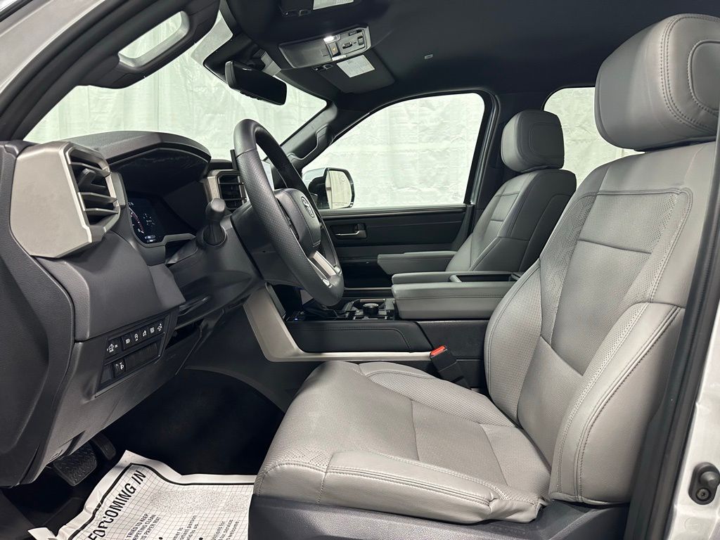 2025 Toyota Tundra Limited - Photo 14