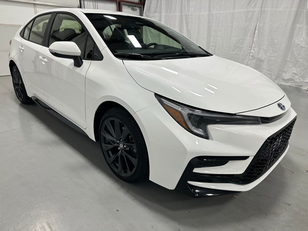 2025 Toyota Corolla SE's photo