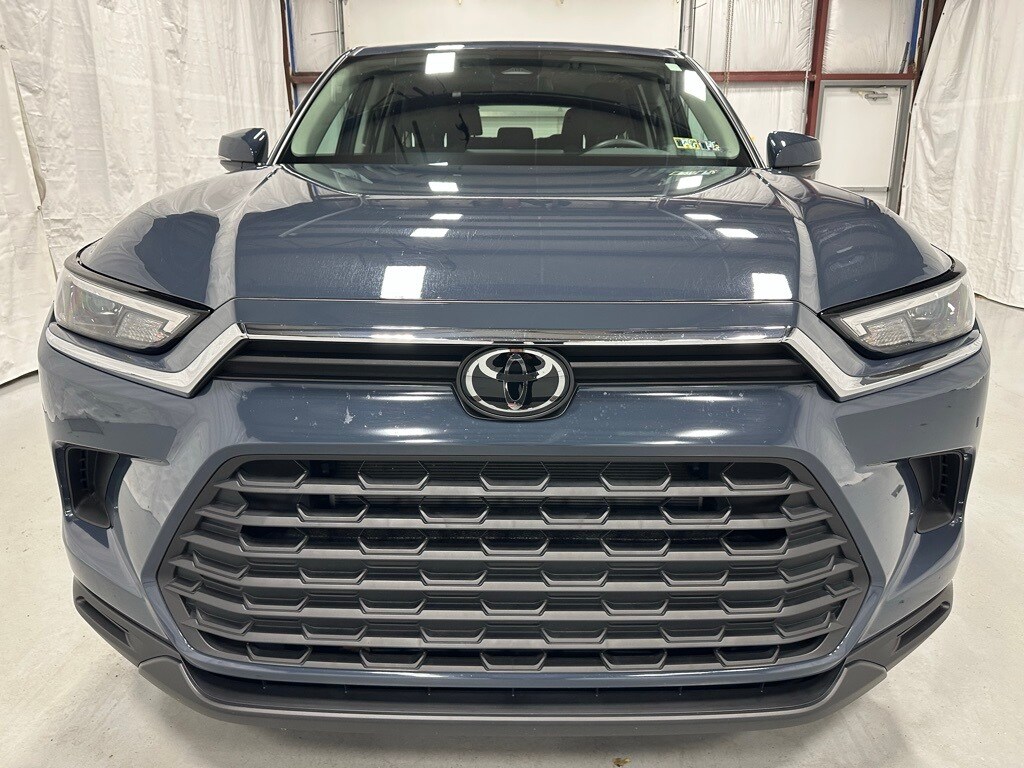 2025 Toyota Grand Highlander Limited photo 2