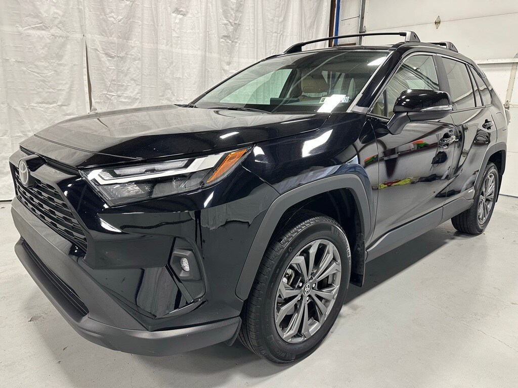 2025 Toyota RAV4 Hybrid XLE Premium photo 2