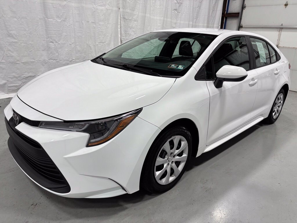 Used 2025 Toyota Corolla LE Sedan