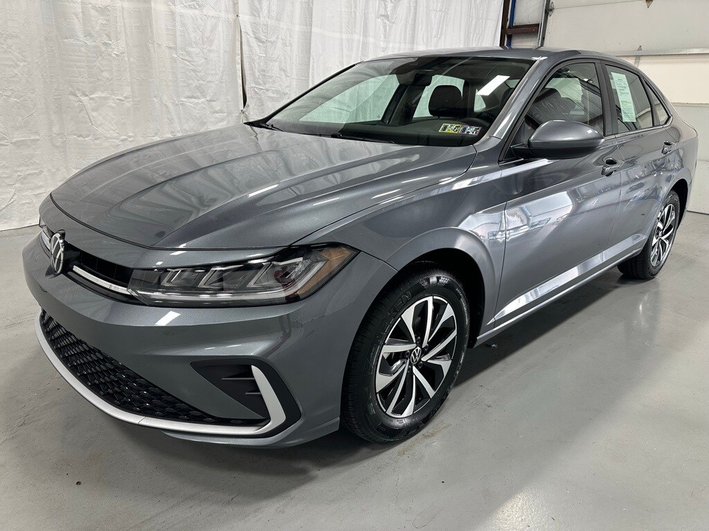 2025 Volkswagen Jetta 1.5T S photo 2