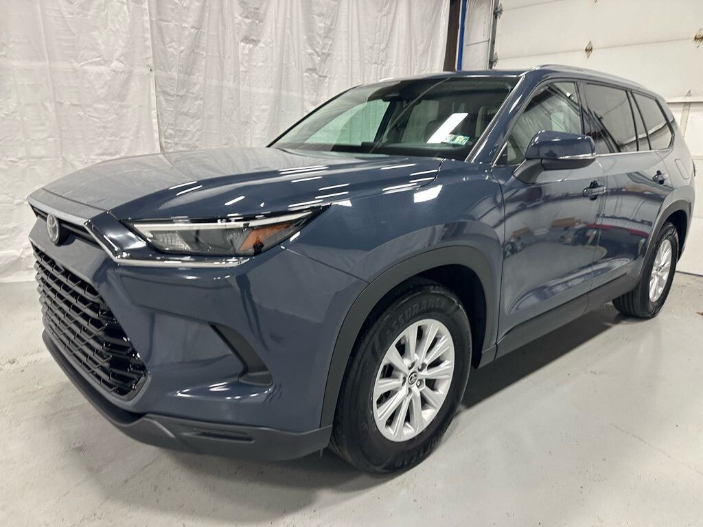 Used 2025 Toyota Grand Highlander XLE SUV