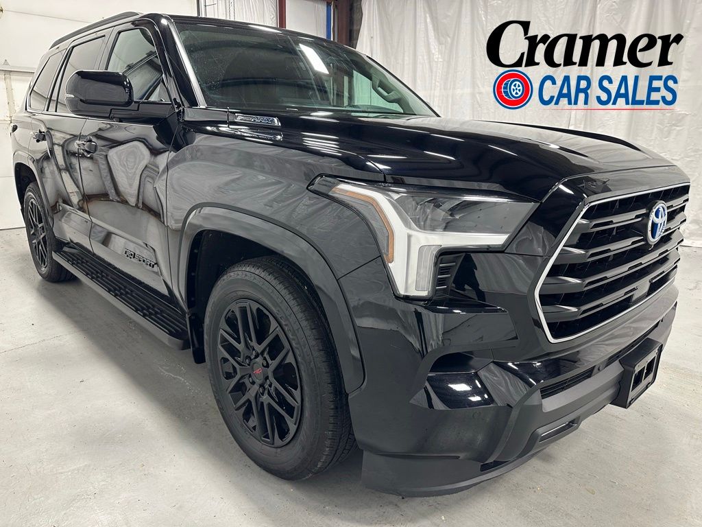2024 Toyota Sequoia SR5 4WD i-FORCE MAX Hybrid's photo