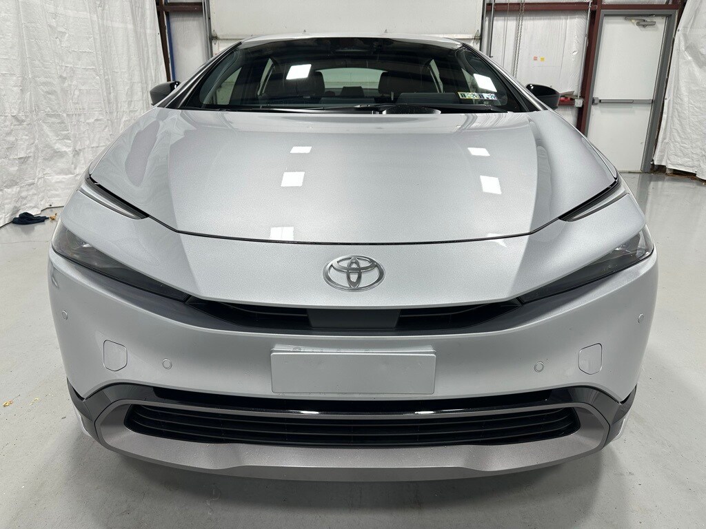 2025 Toyota Prius XLE photo 2