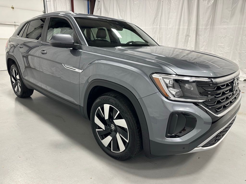 Used 2025 Volkswagen Atlas Cross Sport 2.0T SE w/Technology SUV