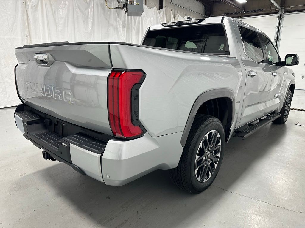 2025 Toyota Tundra Limited - Photo 7