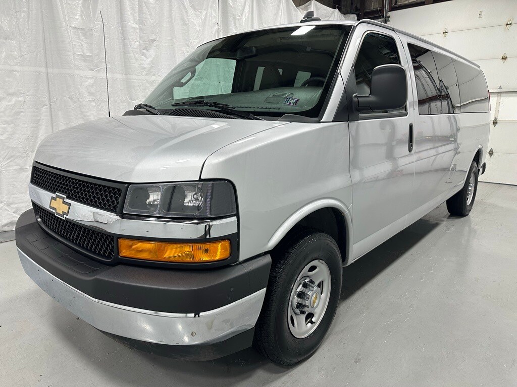 2025 Chevrolet Express 3500 LT Passenger Van photo 3