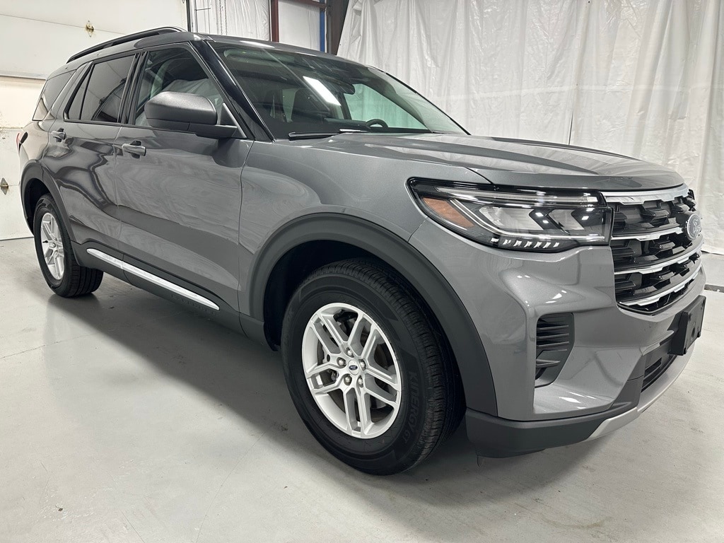 2025 Ford Explorer Active's photo