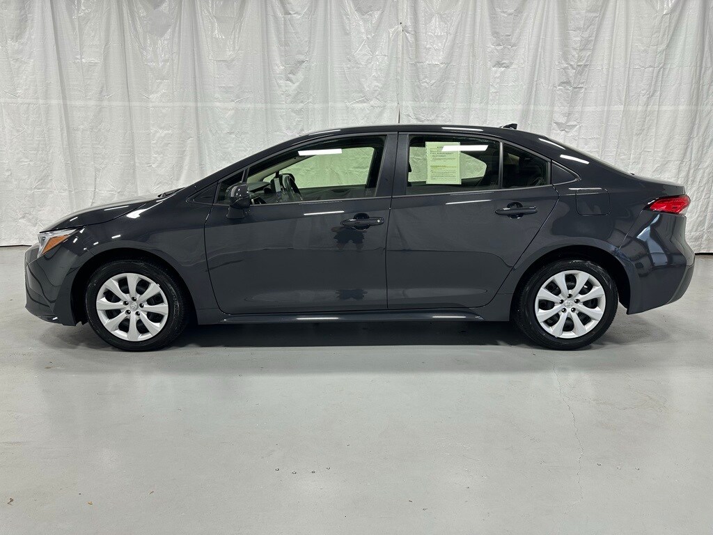 2025 Toyota Corolla Hybrid LE photo 4