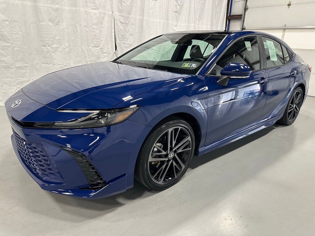 2025 Toyota Camry XSE photo 3