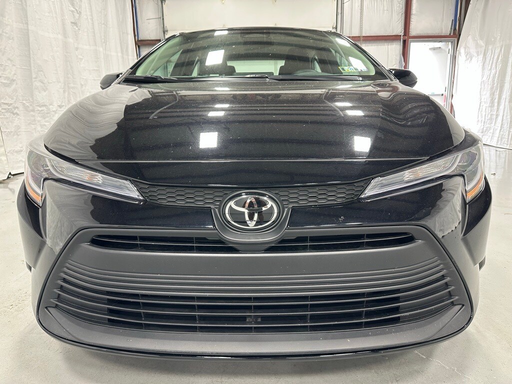2024 Toyota Corolla LE photo 2