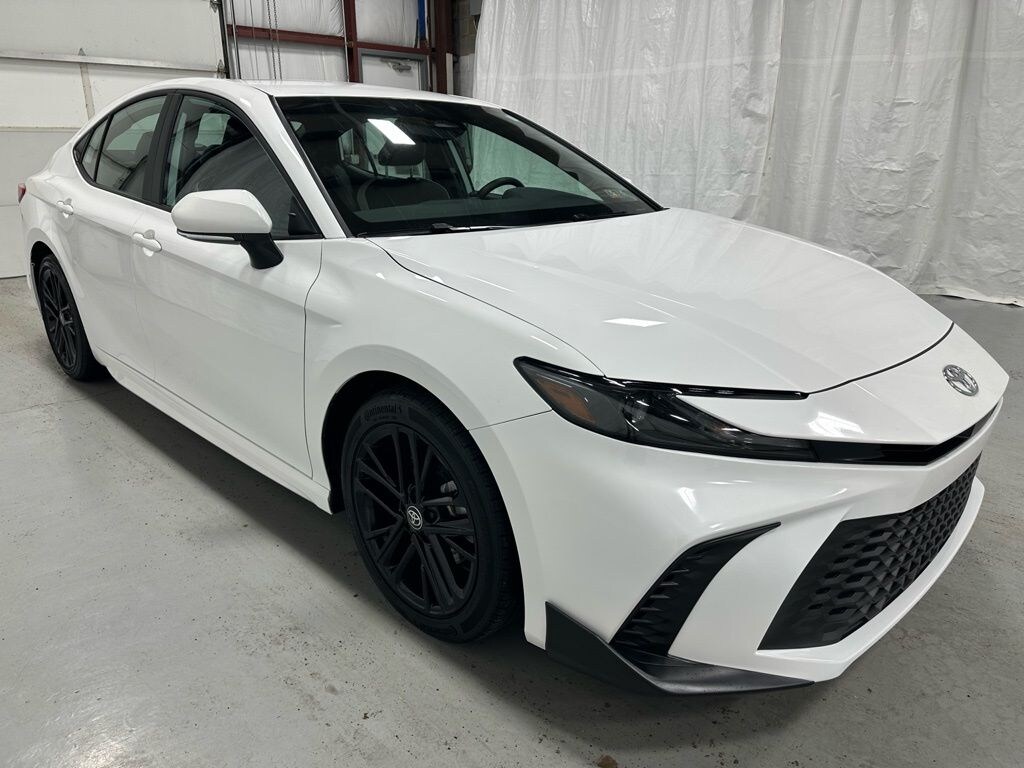Used 2025 Toyota Camry SE Sedan
