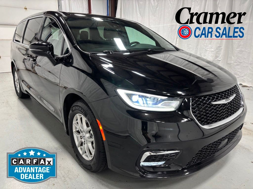 2025 Chrysler Pacifica Select