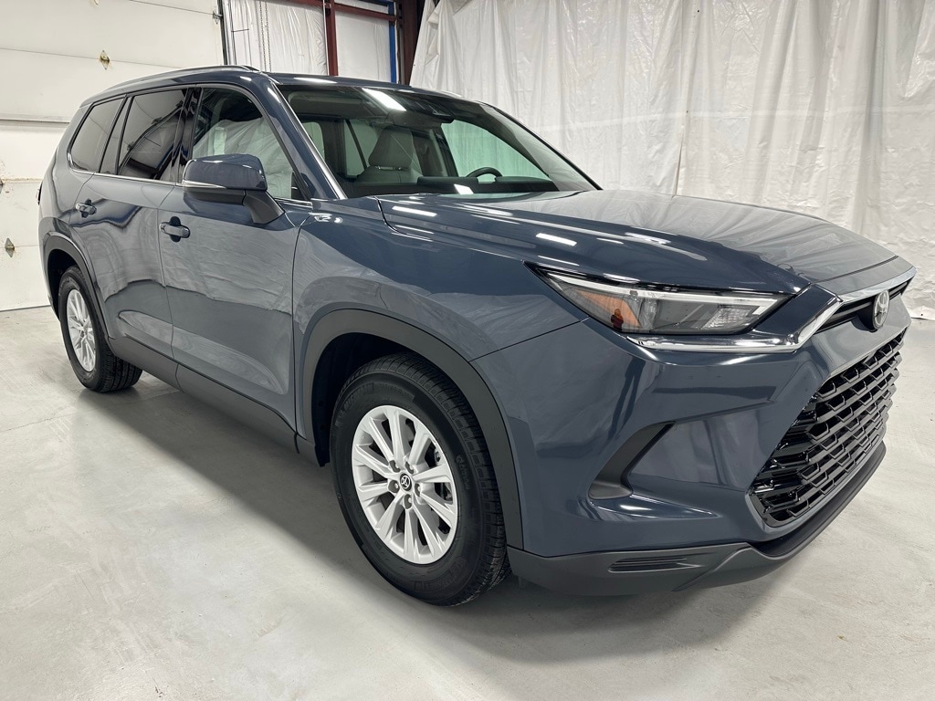 2025 Toyota Grand Highlander XLE's photo