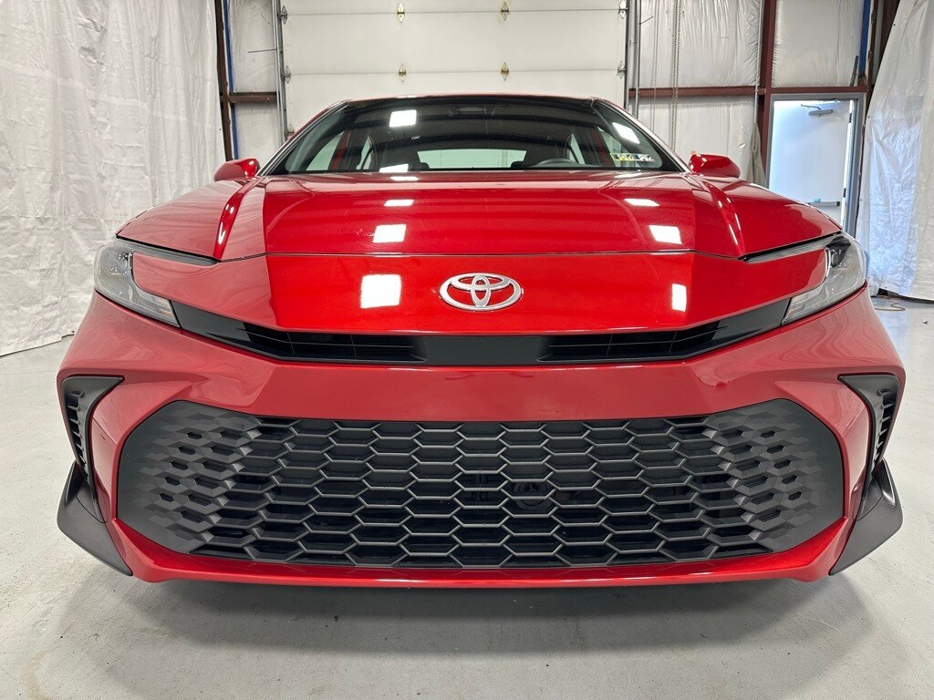 2025 Toyota Camry SE photo 2