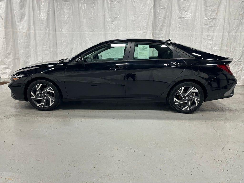 Used 2025 Hyundai Elantra SEL Sport Sedan