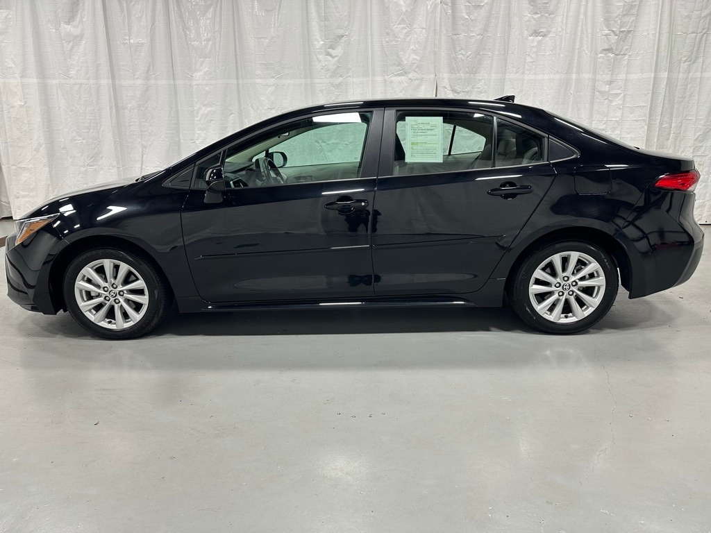 Used 2025 Toyota Corolla LE Sedan