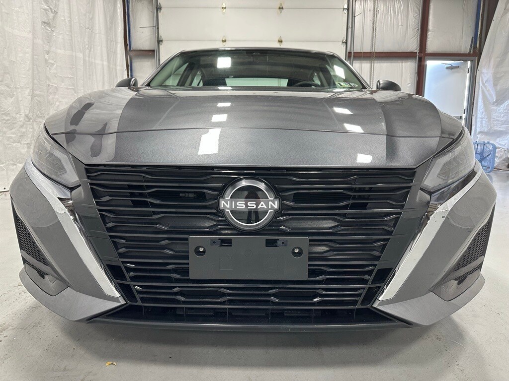 2024 Nissan Altima 2.5 SV photo 2