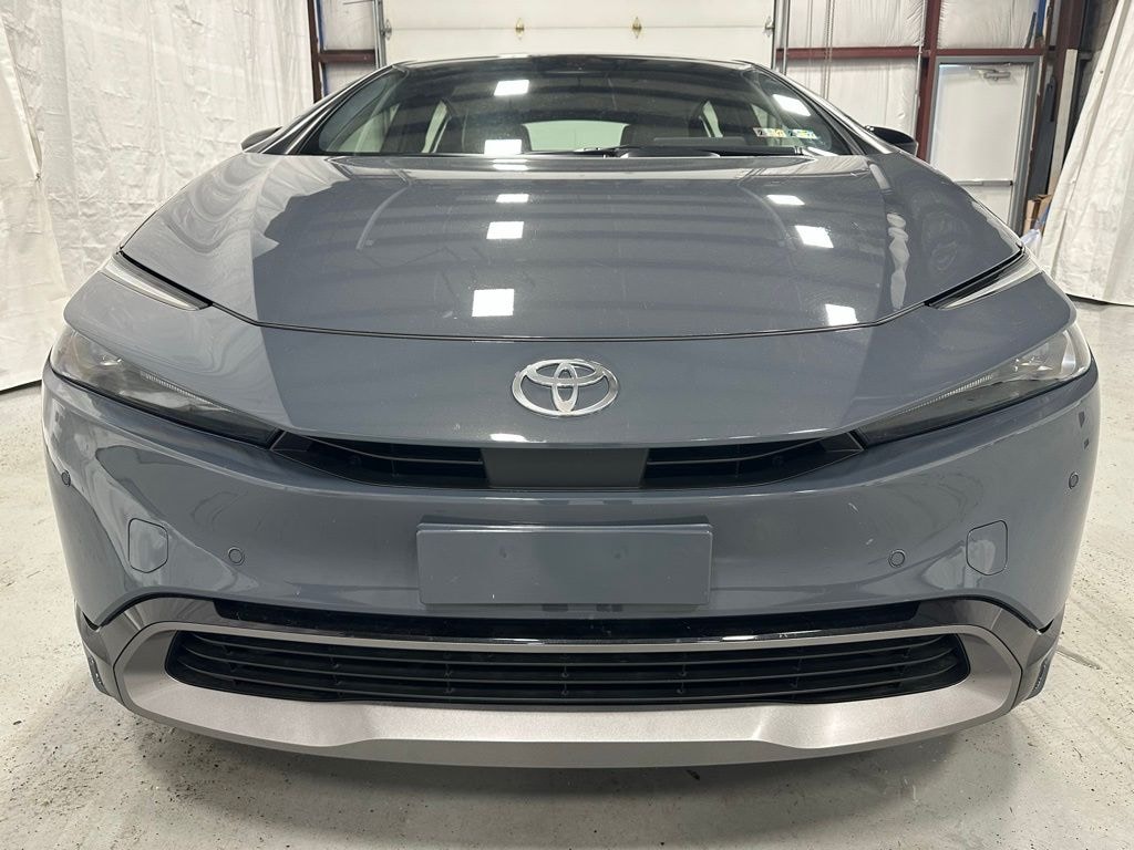 Used 2025 Toyota Prius XLE Hatchback