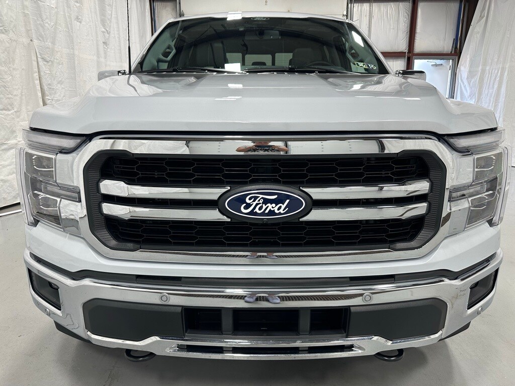 2025 Ford F-150 Lariat photo 2