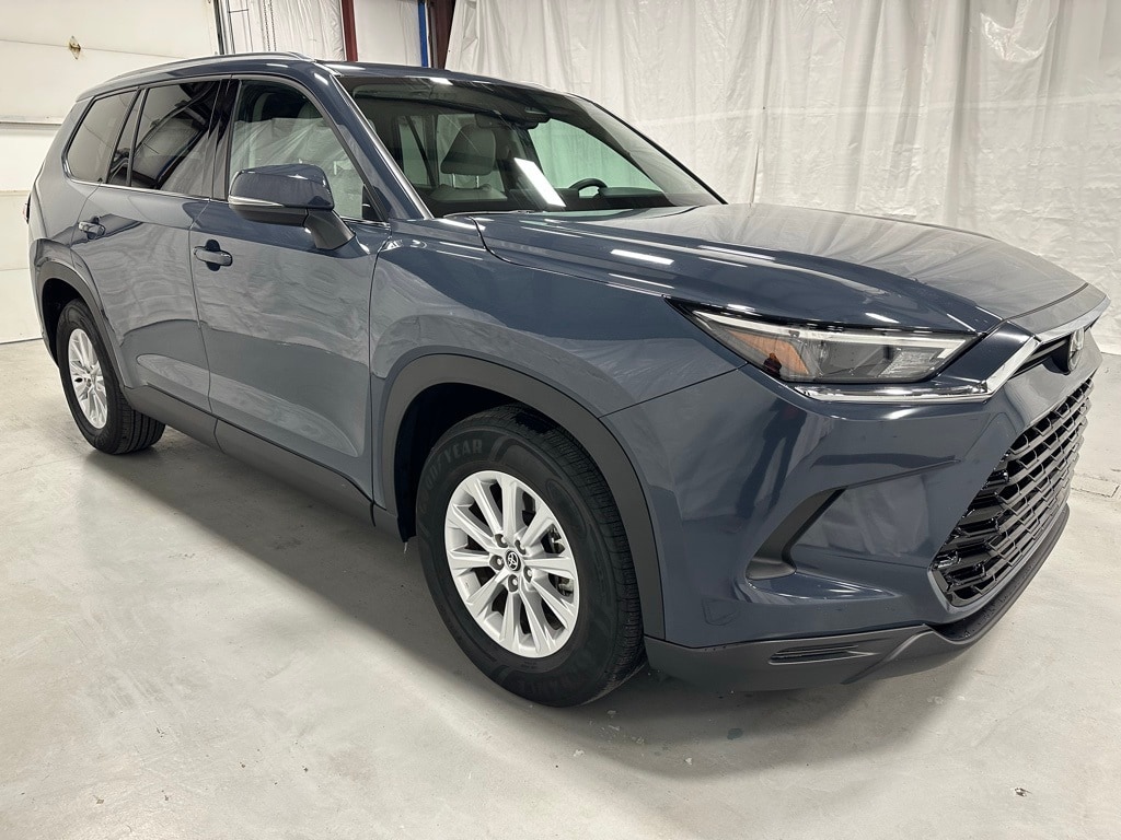 2025 Toyota Grand Highlander XLE's photo