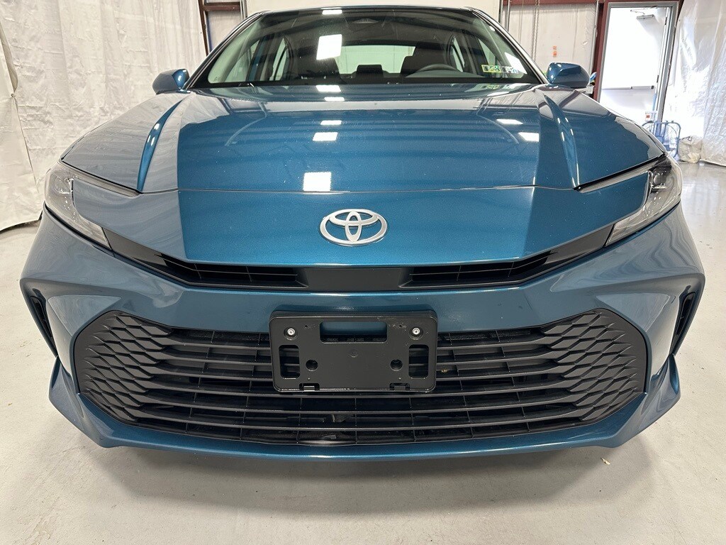 2025 Toyota Camry LE photo 2