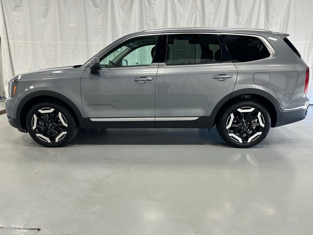 Used 2025 Kia Telluride S SUV