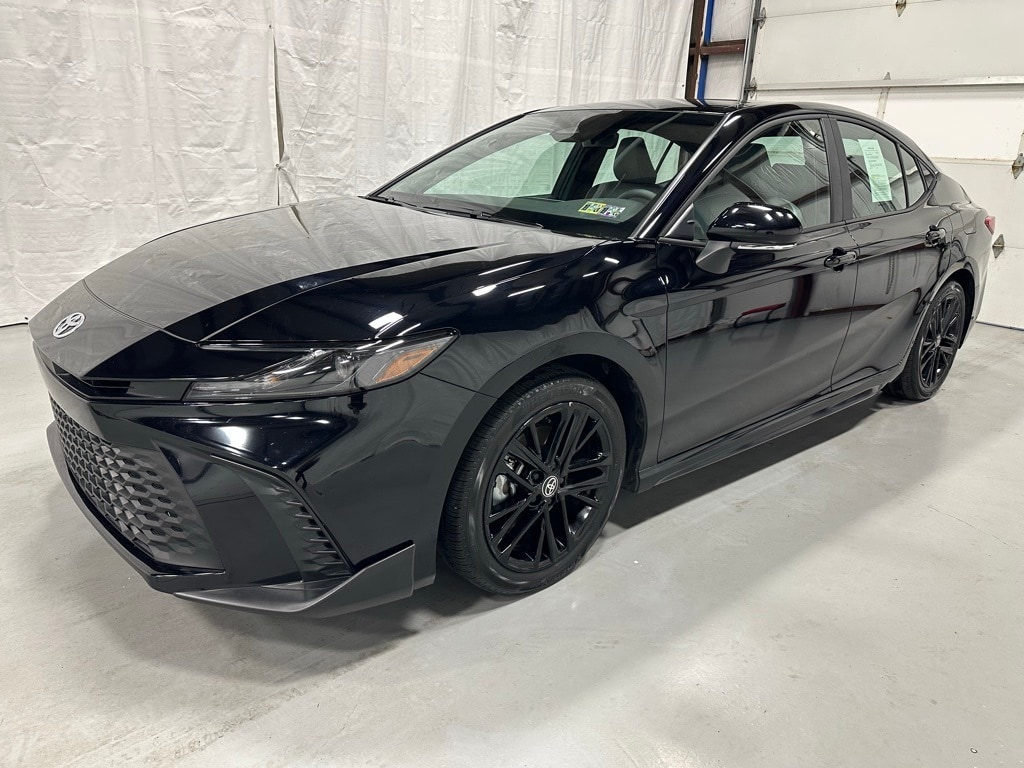 Used 2025 Toyota Camry SE Sedan