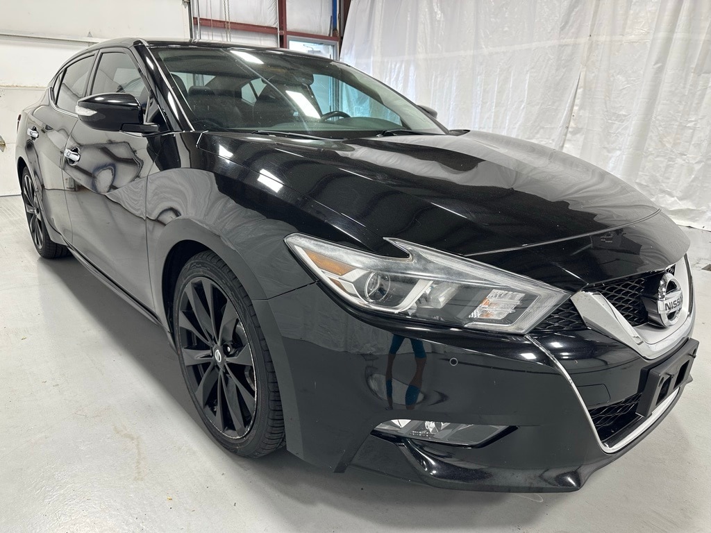 2017 Nissan Maxima SR