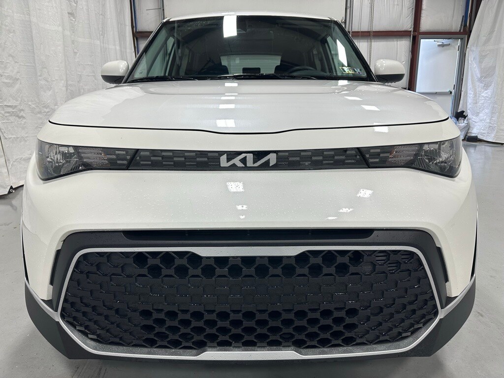2024 Kia Soul LX photo 2
