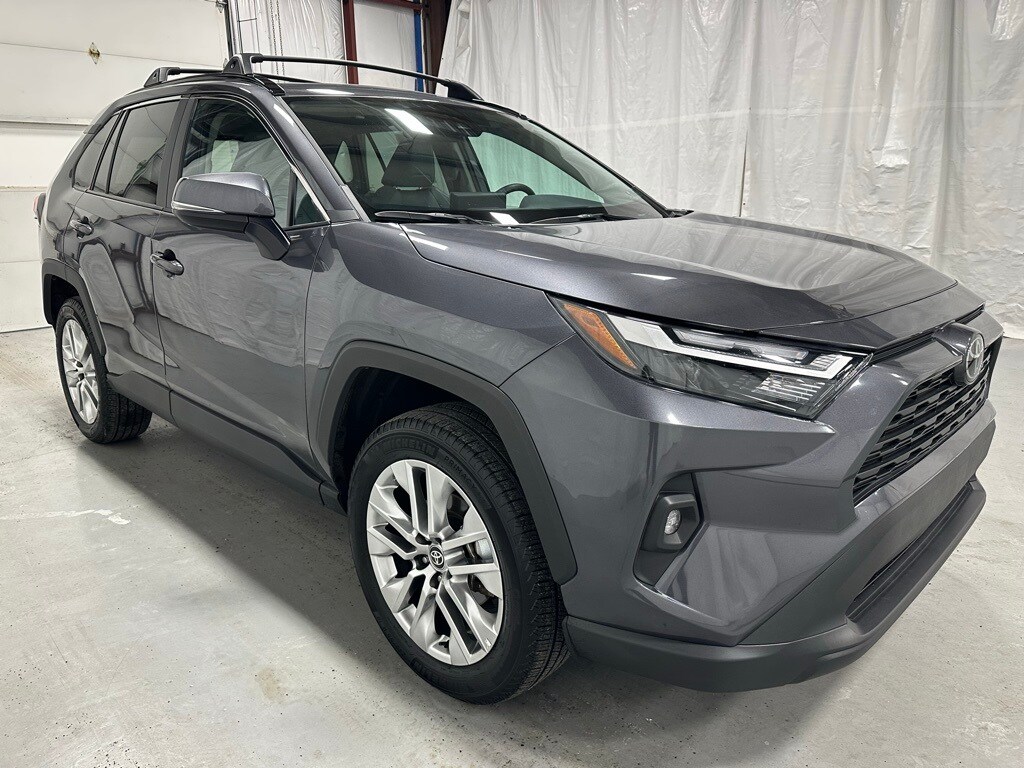 2025 Toyota RAV4 XLE Premium's photo