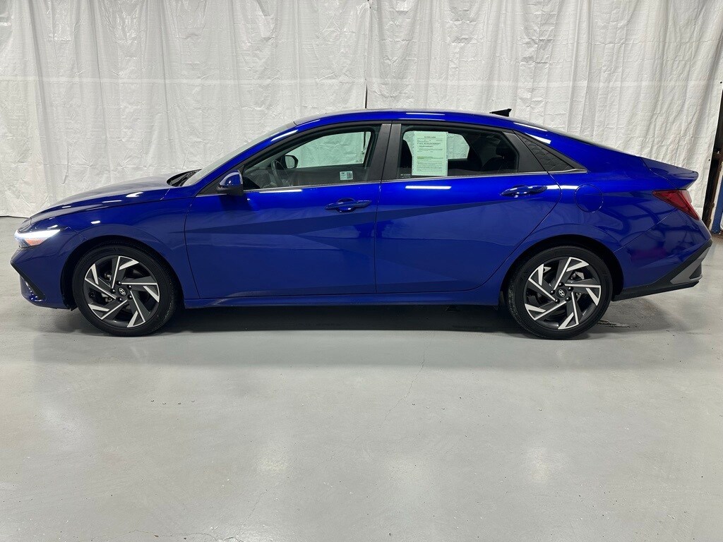 Used 2025 Hyundai Elantra SEL Convenience Sedan