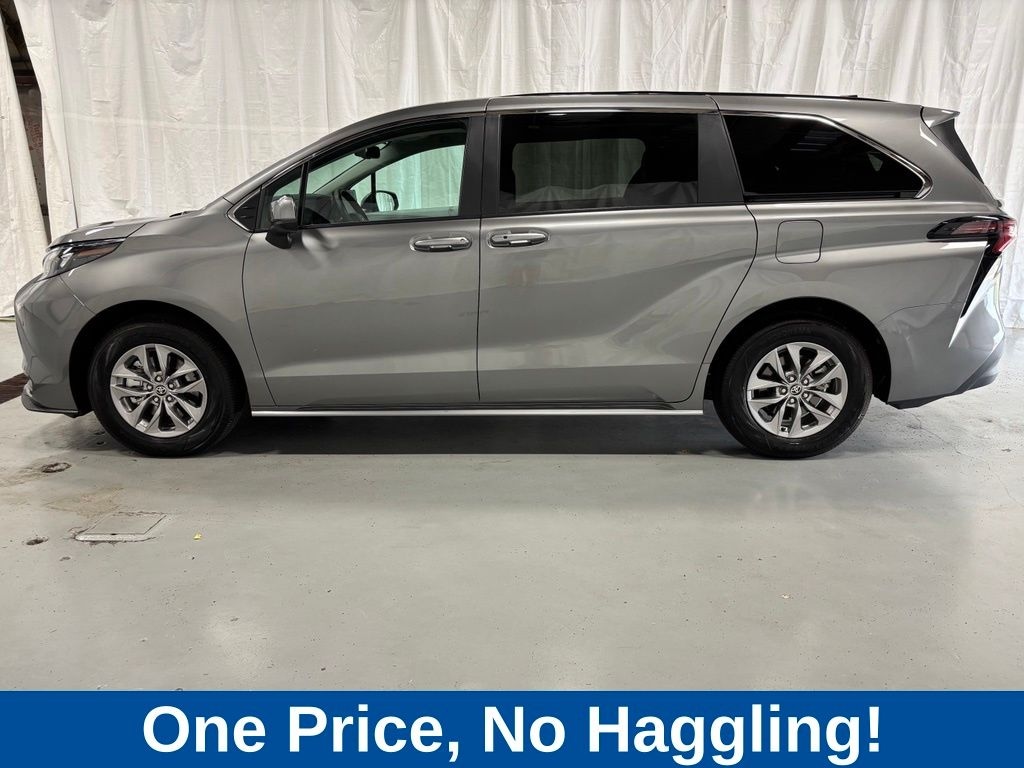 Used 2026 Toyota Sienna LE 8 Passenger Van Passenger Van