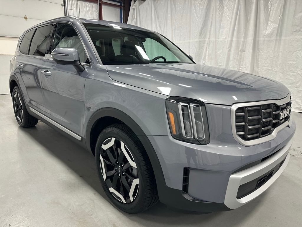 Used 2025 Kia Telluride S SUV