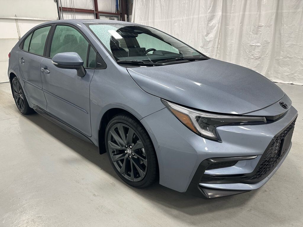 Used 2025 Toyota Corolla SE Sedan