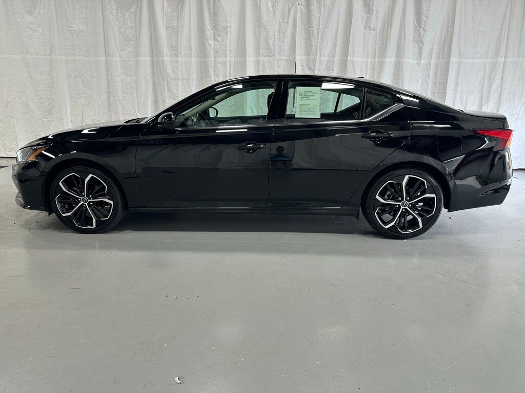 2024 Nissan Altima 2.5 SR photo 4