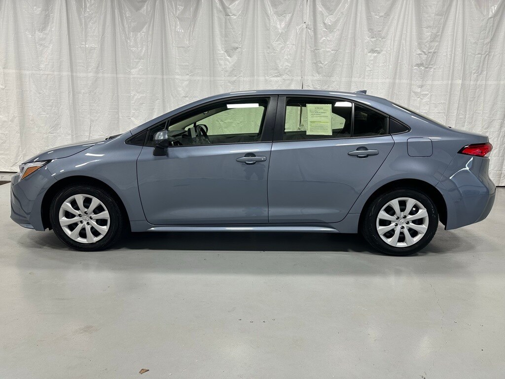 2025 Toyota Corolla Hybrid LE photo 4