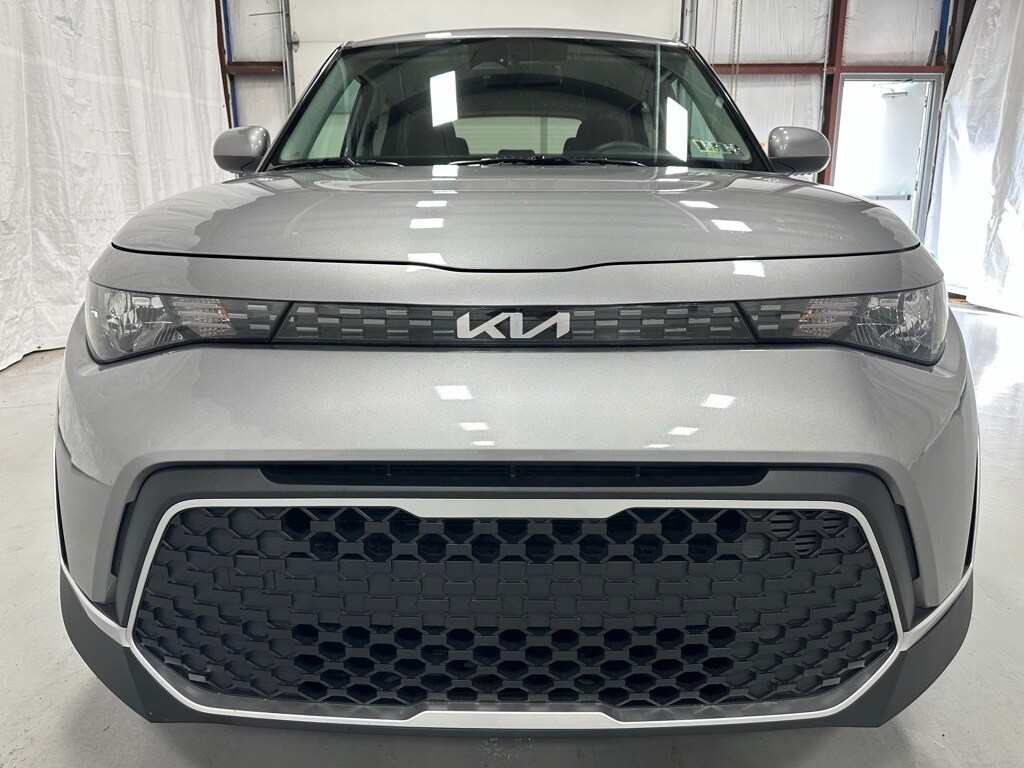 2024 Kia Soul LX photo 2
